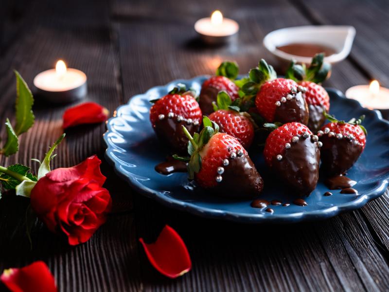 Dark Chocolate Dipped Strawberries Thumbnail