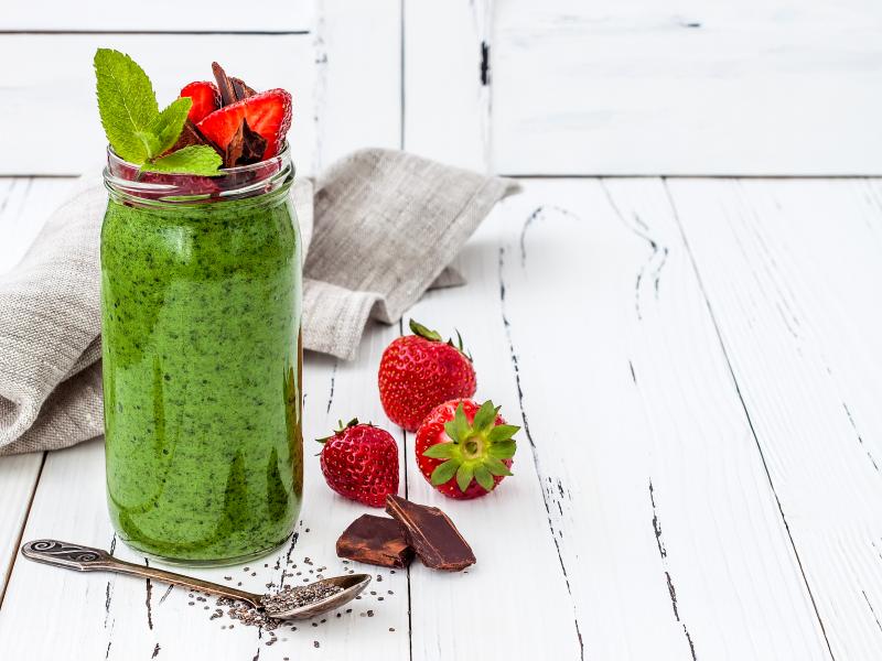 Chia Strawberry-Mint Chocolate Chip Smoothie Thumbnail