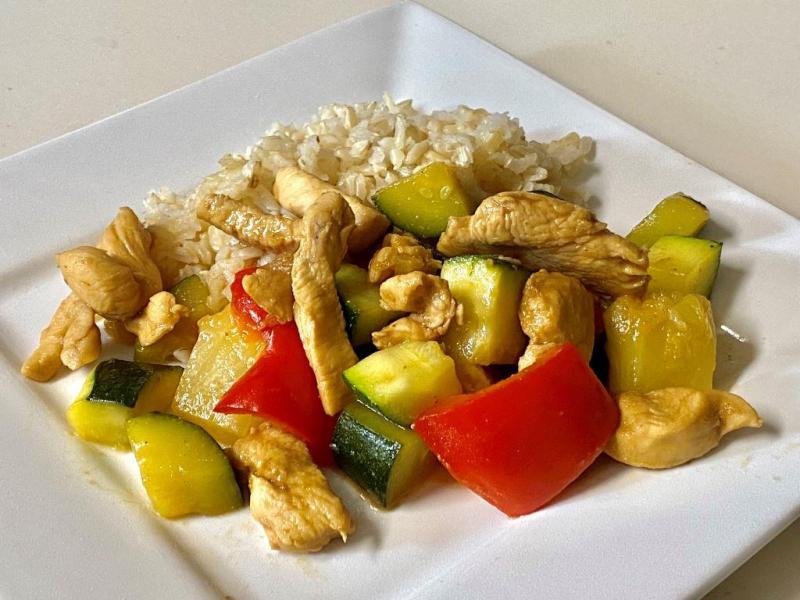 Pineapple Cashew Chicken and Rice Thumbnail